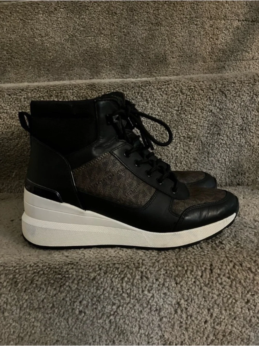 Michael Kors Black and Brown Platform Lace-Up Ankle Boots sz 8